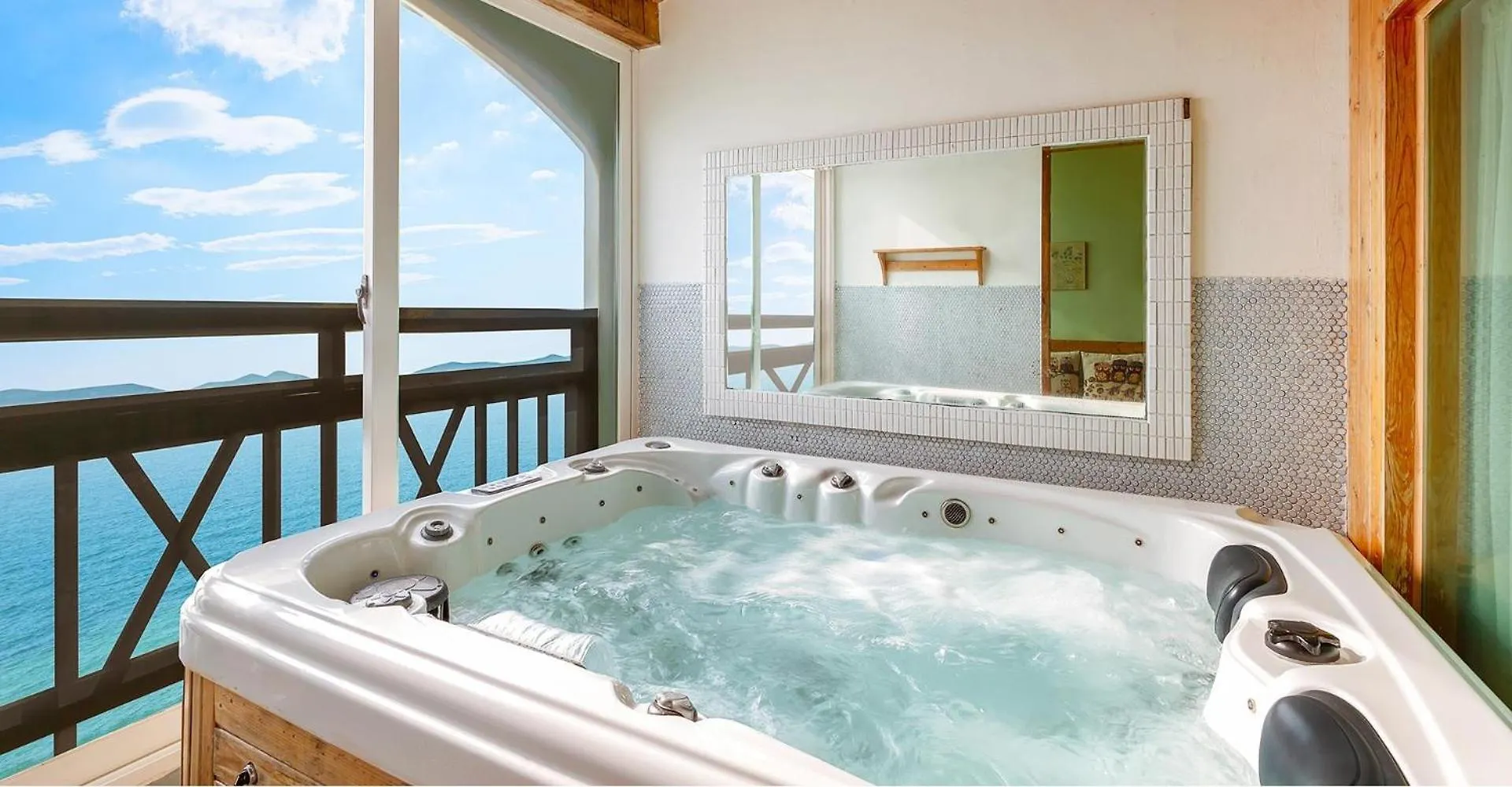 Ganghwa Hana & Alice Spa Pension contacts